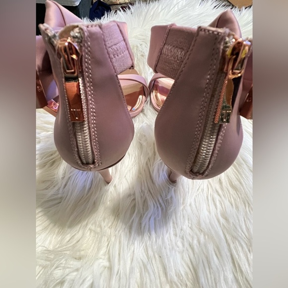 NIBSatin Elira Bow Sandals High Heels Sandals-Ted Baker (Light Pink Satin)US 9 - Picture 7 of 14